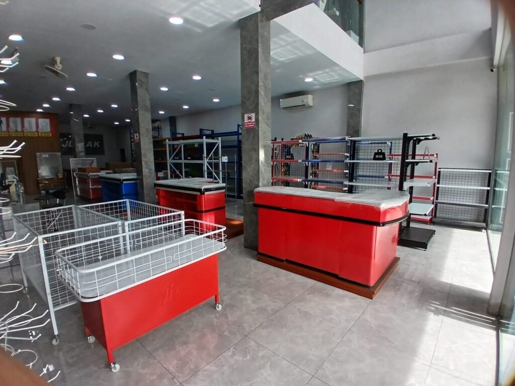 interior toko jd rak swalayan medan